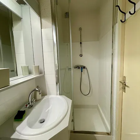 Entierement Renove - Balcon - 4 Personnes Lägenhet